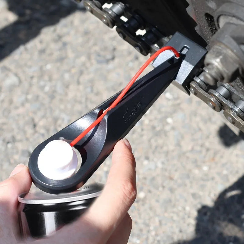 1/2PCS Motorcycle Chain Cleaning Maintenance Air Oil Dispenser Chain Oil Chain Wax Maintenance Maintenance Tools Spray Device