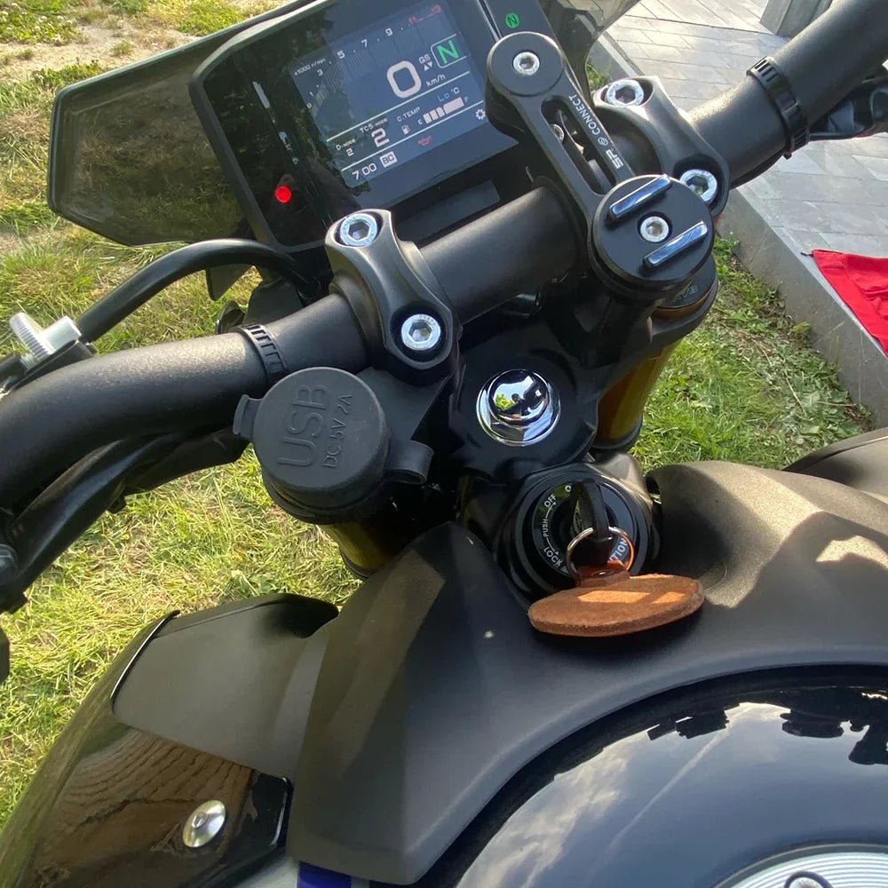 For YAMAHA MT09 SP FZ09 XSR900 Tracer 900 9 GT 900GT New Motorcycle Dual USB Socket Fast Charging Phone Ipad Charge Electronics